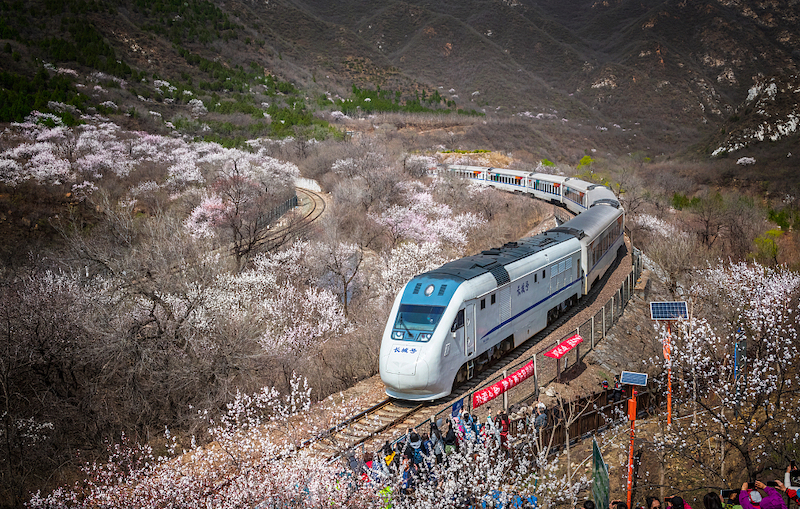 【最新】北京:市郊铁路将“放射”至7个方向(VCG).jpg 【最新】北京:市郊铁路将“放射”至7个方向(VCG).jpg