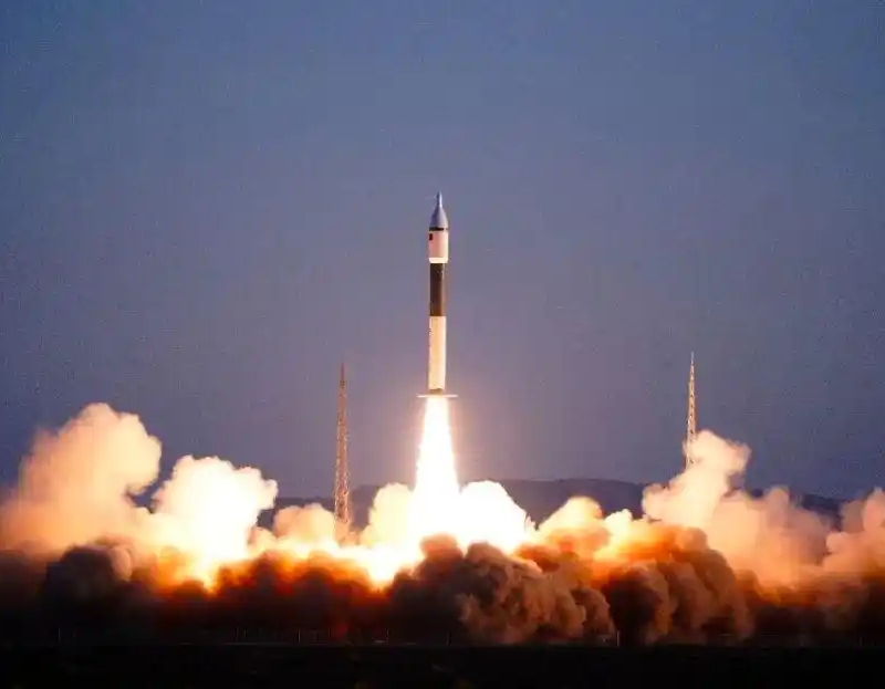 火箭发射图 摄影 王衡 内容图.jpg 火箭发射图 摄影 王衡 内容图.jpg