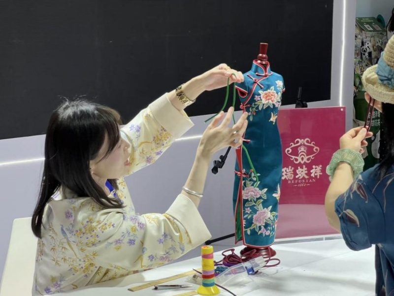 衣服.jpg 衣服.jpg